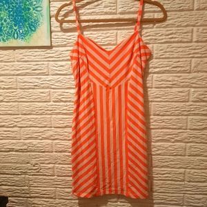 💚 5 for $25 💚 Chevron style mini BEBE dress